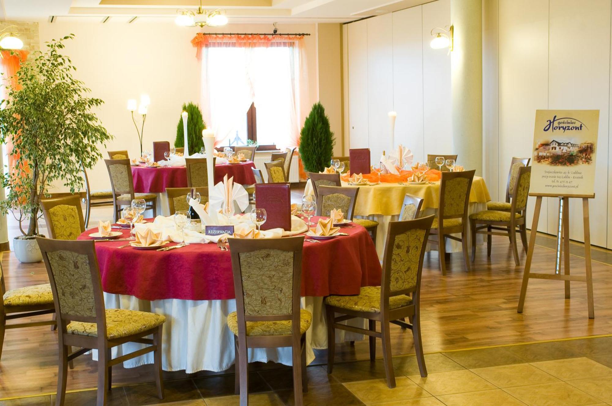 Hotel Gosciniec Horyzont Zemborzyce Tereszynskie Bagian luar foto