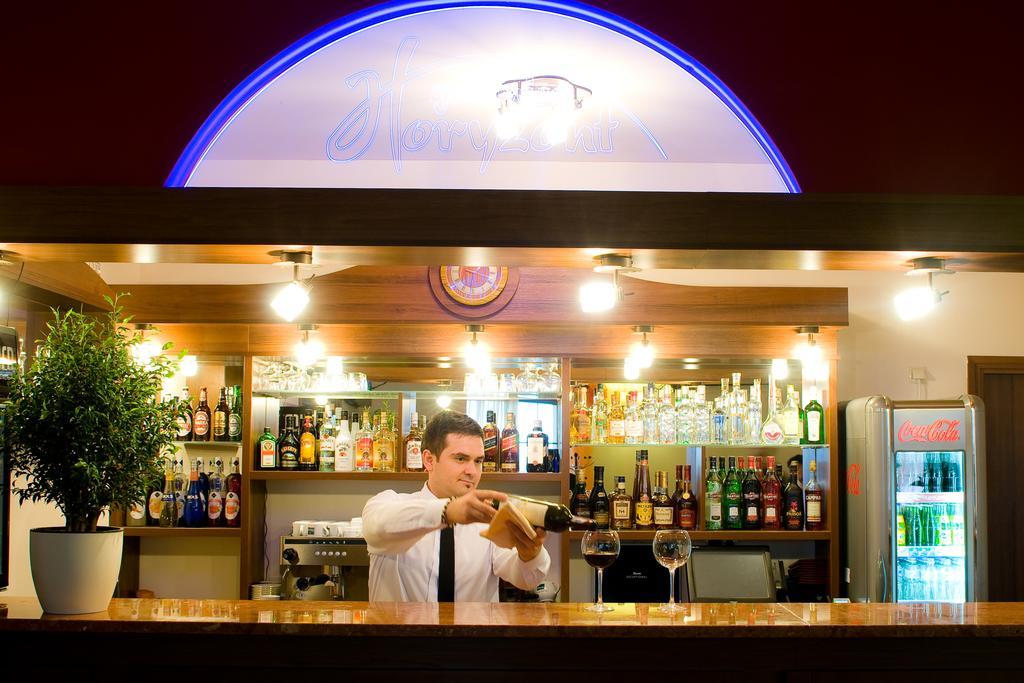 Hotel Gosciniec Horyzont Zemborzyce Tereszynskie Bagian luar foto
