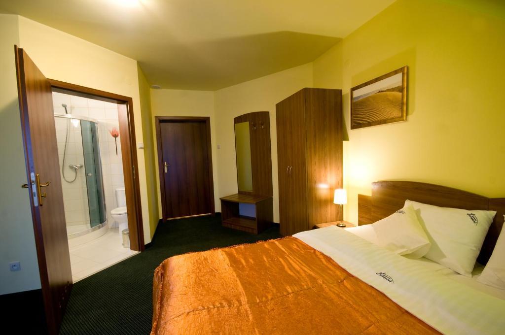 Hotel Gosciniec Horyzont Zemborzyce Tereszynskie Ruang foto
